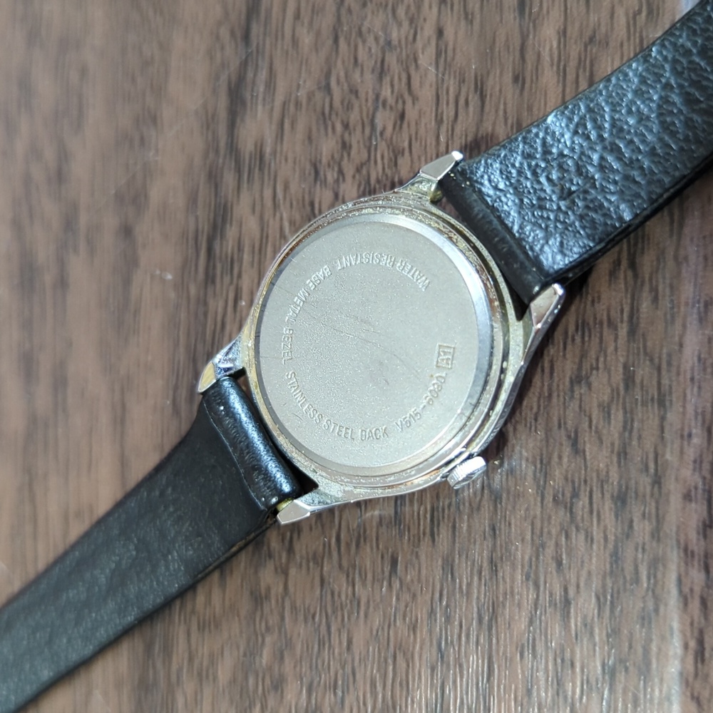 Vintage Disney Mickey Lorus Watch - Picture 4 of 11